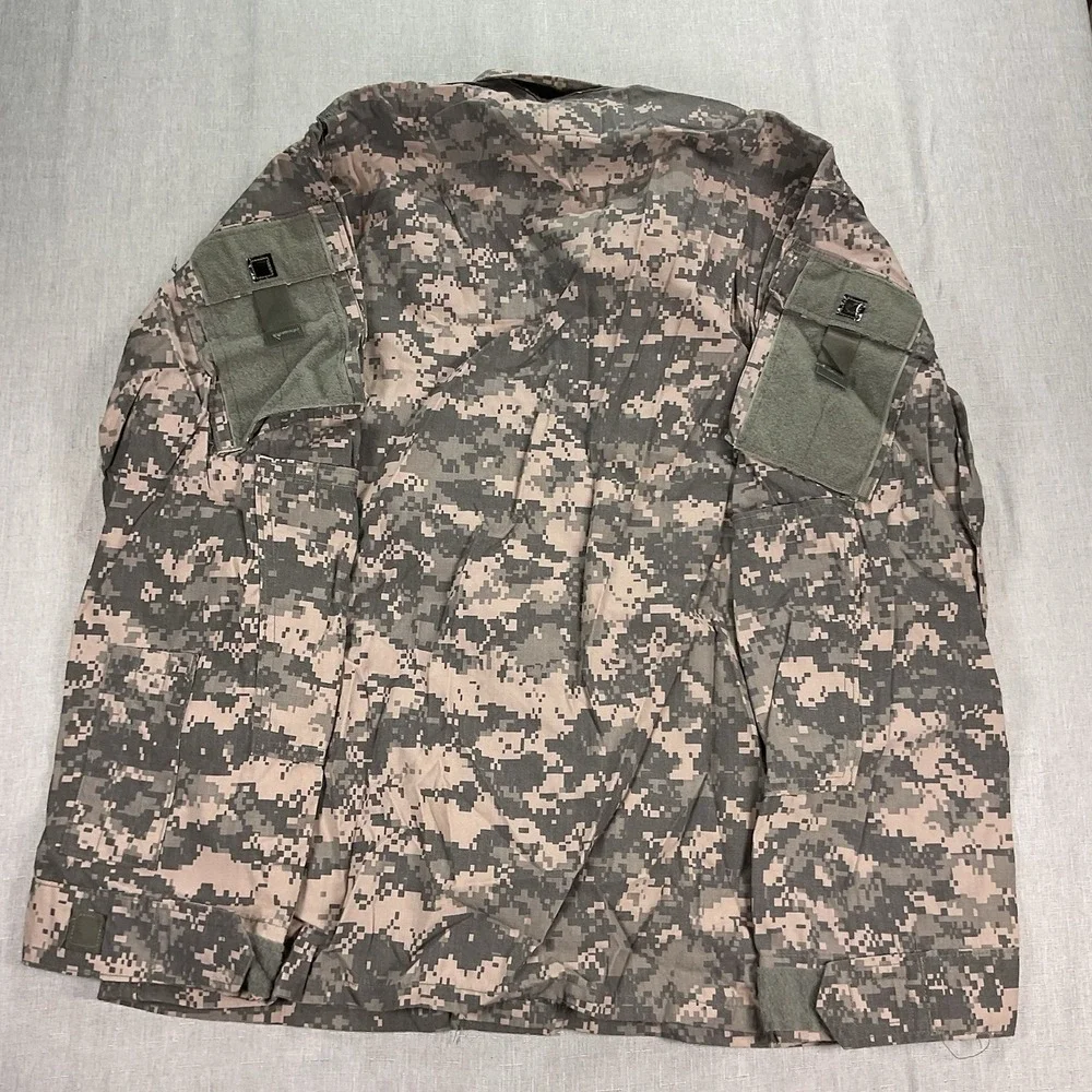 NWT ARMY Combat Uniform (ACU) Coat Flame Resistant Insect Guard Size Mediium Reg